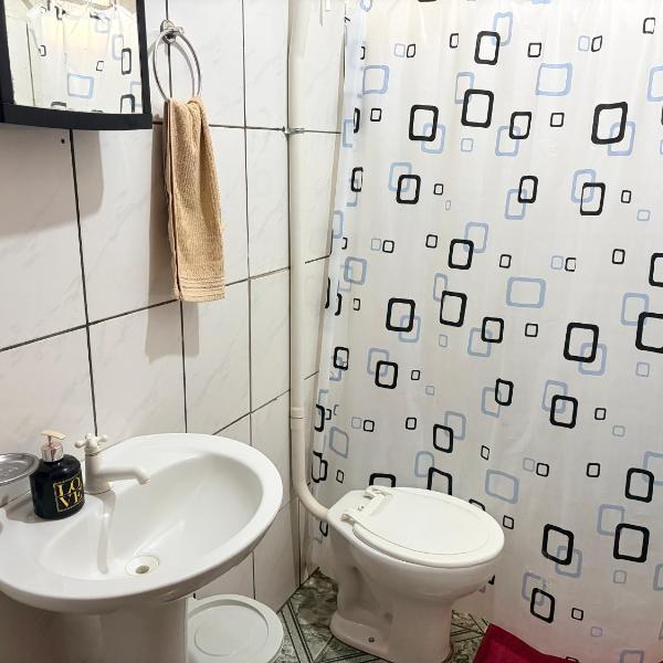 Residencial Casas 1 e 2 quartos Tv Ar Estacionamento Wifi Próximo ao Centro e Paraguai - Foto 3