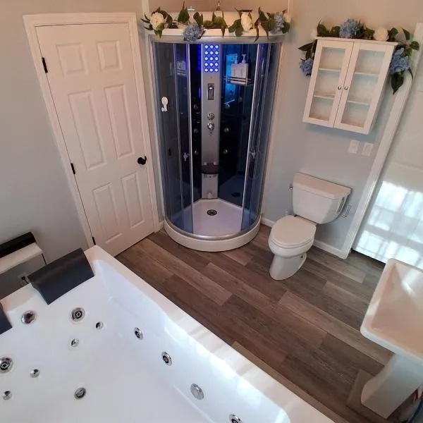 By Summersville Lake 3BR Jetted Tub Sauna، فندق في Craigsville