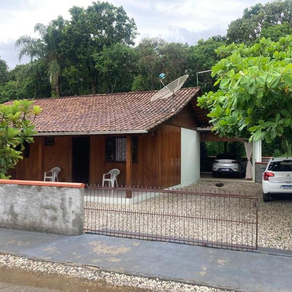 Casa muito próxima ao Beto Carrero