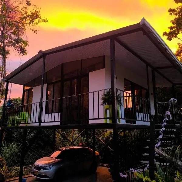 Alma Luna Chalet – hotel w mieście Vergara