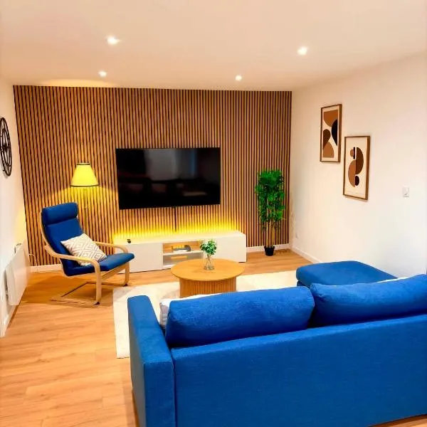 Le salon des voyageurs - Appartement au coeur du Centre Historique de Dole avec Terrasse, hotell sihtkohas Dole