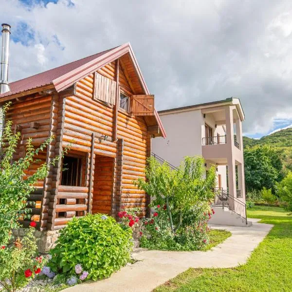 Wood House – hotel w mieście Virpazar