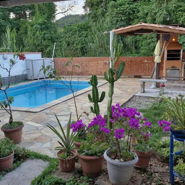 Casa Grega com piscina Penedo-RJ, hotel Itatiaiában