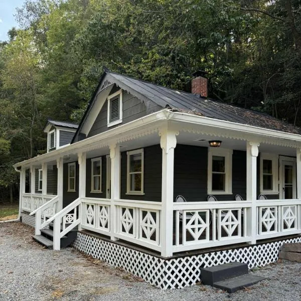 The Renovated Farmhouse at Seneca Rocks, ξενοδοχείο σε Seneca Rocks