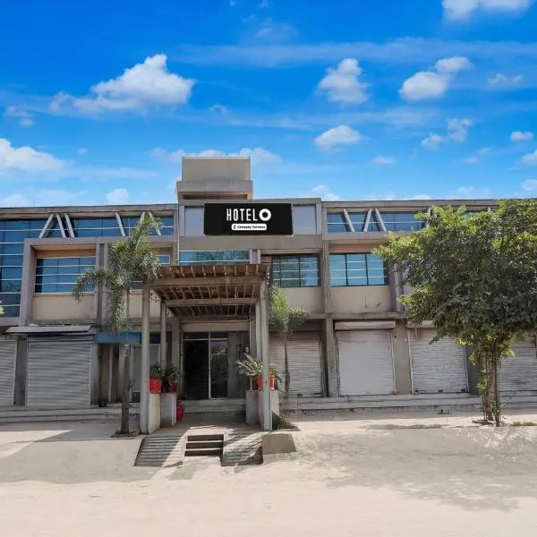 Super Hotel O Vatva Railway Station Formerly Anmol Palace, hotel di Ahmedabad