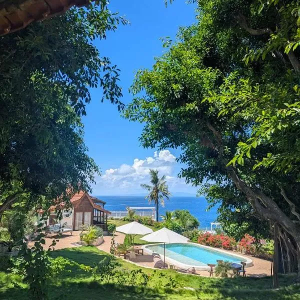 VILLAS ROC-AZUR, 1500m2 Estate, No Stress, hotell i Sampalan