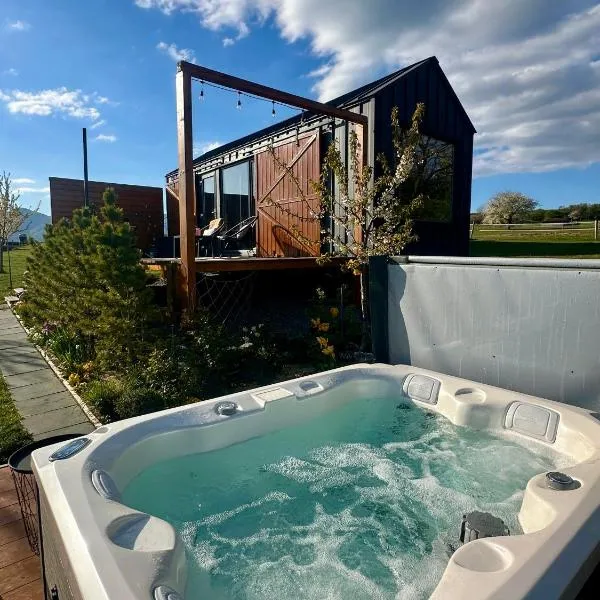 Garden House, hotell Martinis