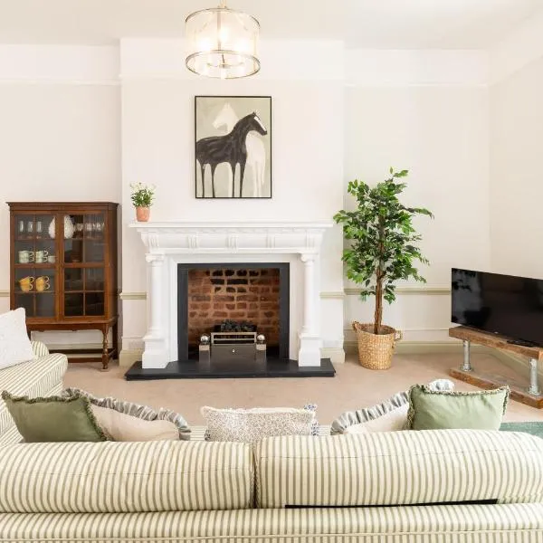 Stunning Sea Views & Designer Living Sleeps 5, Hotel in Exmouth