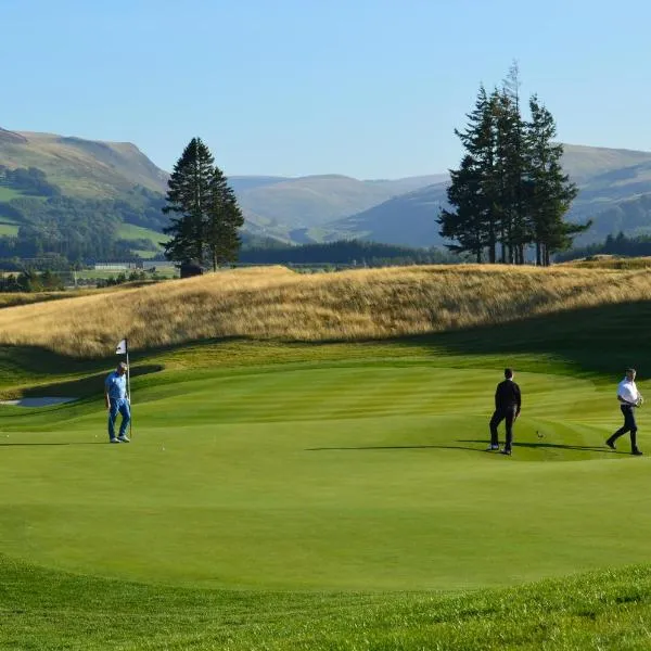 The Pines - Luxury 3-Bed Apartment Near Golf & Spa, Gleneagles, Auchterarder, hotel in Auchterarder