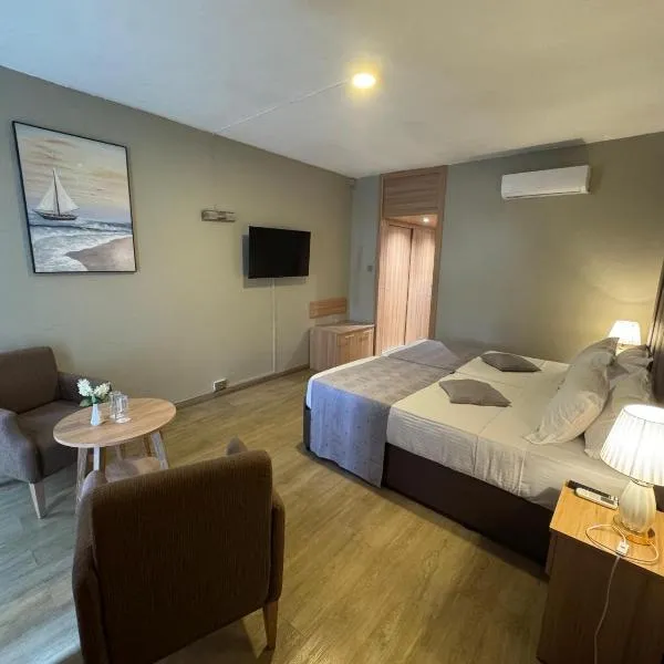 Gold Crest Hotel: Quatre Bornes şehrinde bir otel