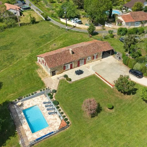 Superbe maison - Chapelle Gonaguet – hotel w mieście La Chapelle-Gonaguet