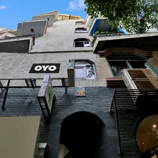 Hotel O by OYO TSA، فندق في نيودلهي