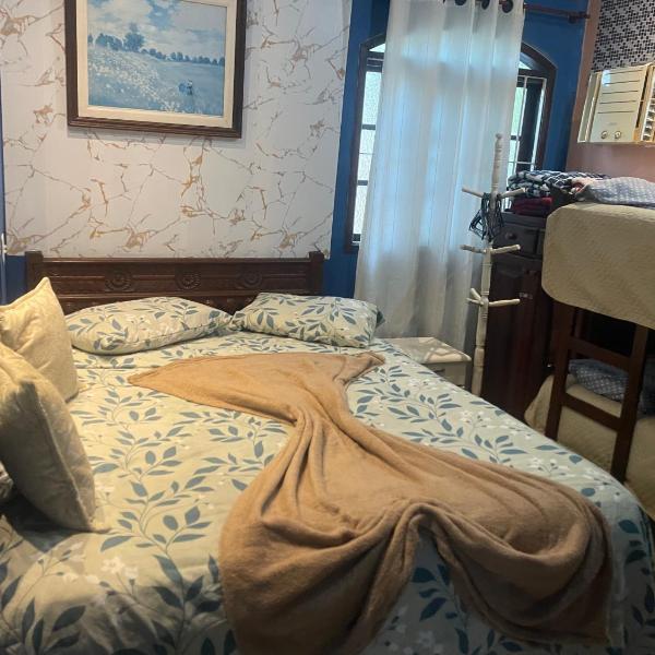 Casa ampla pé na areia a 100 passos do mar com roupa de cama, salão de jogos, churrasqueira e piscina - Foto 2