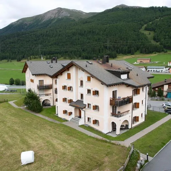 Hotel Allegra, מלון בצואוץ