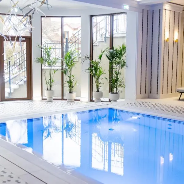 Dwór Prezydencki Boutique Hotel & SPA, hotel Tarnówban