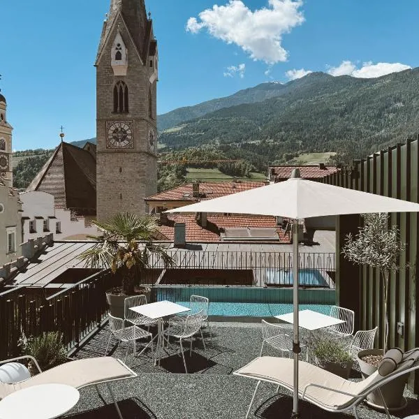 ADLER Historic Guesthouse, готель у місті Брессаноне