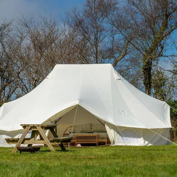 Boscoppa Farm-Emperor Tent No2، فندق في Trethurgy
