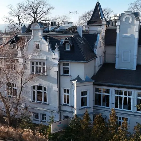 Versant Hotel & Spa, hotel en Dzierżoniów