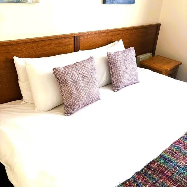 Rooms At 95 Long Street、アザーストーンのホテル