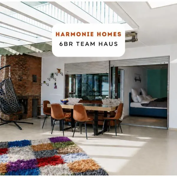 Team Haus -6Zimmer 12Betten Parkplätze Grillen Terrasse Balkone schnell nach Augsburg und München, hotel u gradu 'Mering'