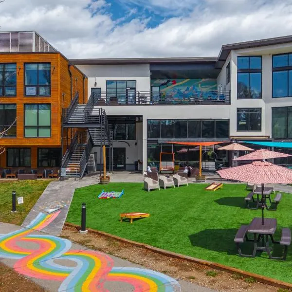 The Block Hotel & Commons، فندق في سيلفرثورن