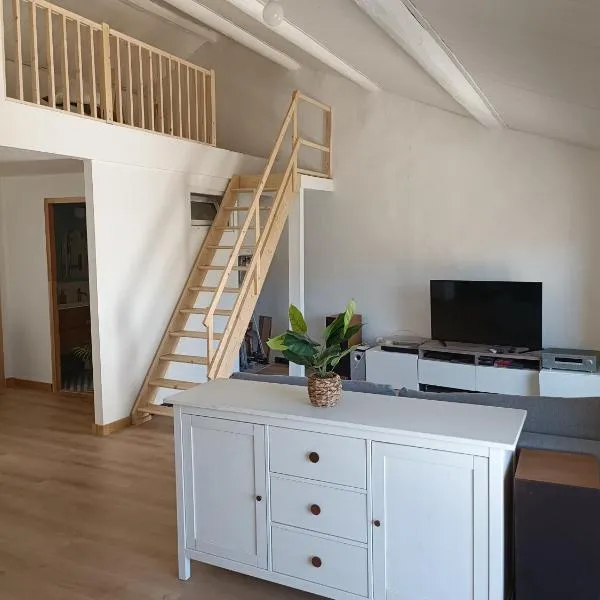 Suite privative lumineuse - petit déjeuner inclus, hotel u gradu 'Cadenet'