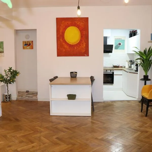 Cozy Flat in the Best Area of Tb, hotel em Tbilisi