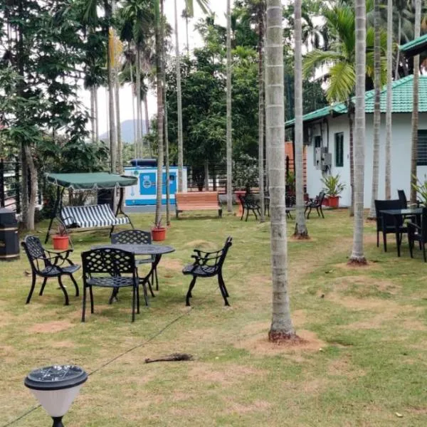 Nila Resorts and Farm House، فندق في Kallār
