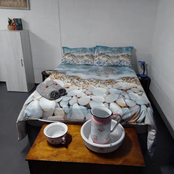 Cozy Corner Accomodation, отель в городе Бредасдорп