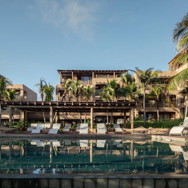 Aqua de Mar Condo Hotel