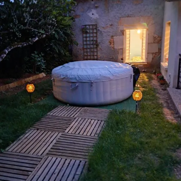 Au doux rêve gite avec piscine et spa privés, hôtel à Puyfebert