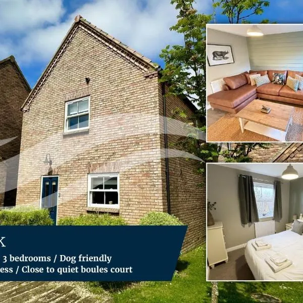 Baybreak - Part of the The Bay Filey Holiday Village with pool, gym and direct beach access, pub, restaurant, tennis and meadows walks, hotel a Filey