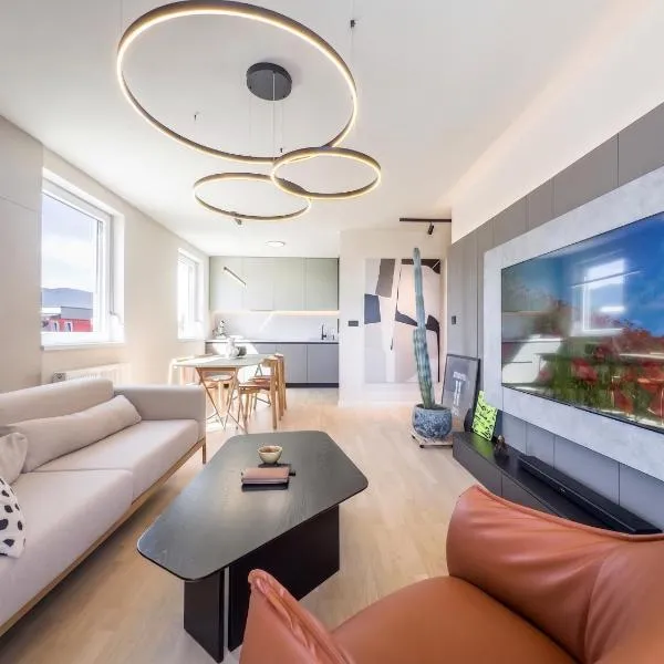 Sky Nest Luxury Apartment Near Sarajevo Airport, hotel in Sarajevo