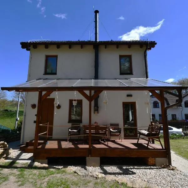 Chata pod skalou - brána do Českého ráje a geoparku Ralsko, hotel i Loukovec
