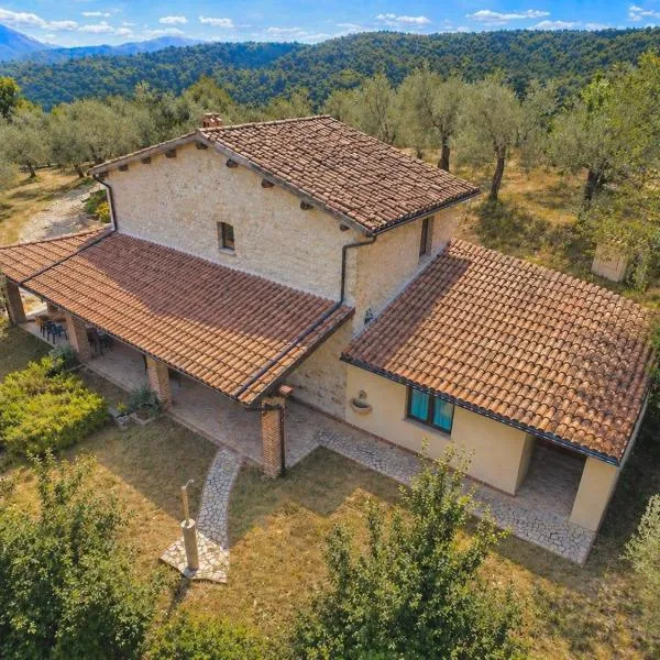 VILLA NOCRI - Villa Privata con Piscina & Sauna, hotel Montefrancóban