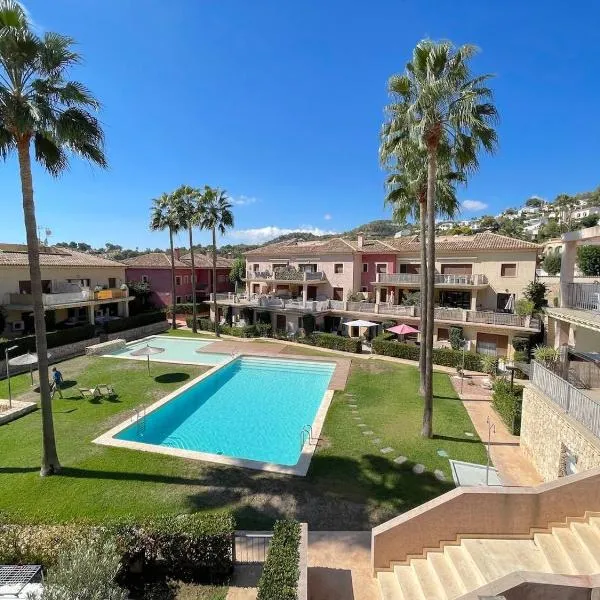 Casa Isabella Moraira - Terrace, Pool & Remote-Work Friendly, hotel Benissában
