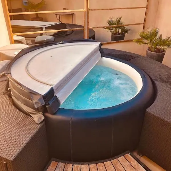 Loft Mahanoa، فندق في Cabannes