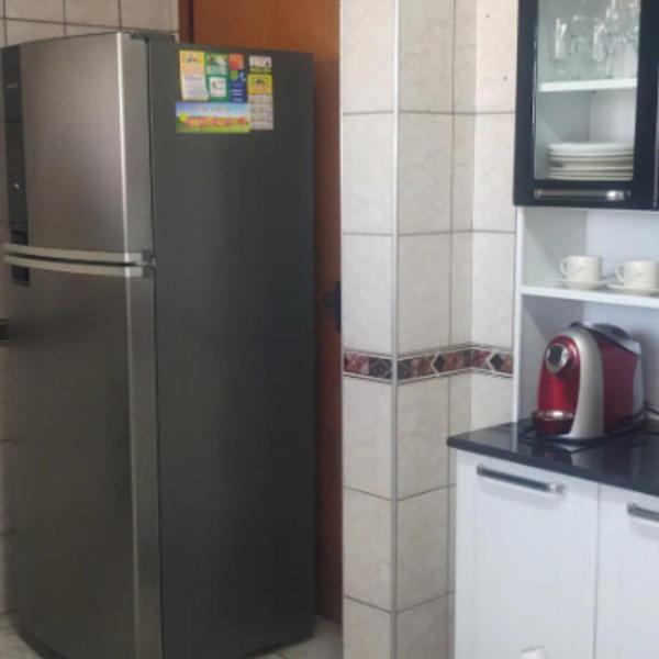 um quarto no apartamento