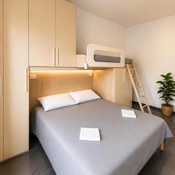Siderno Beach Stay - Mare Blu Apartments and Rooms, hotel em Siderno Marina