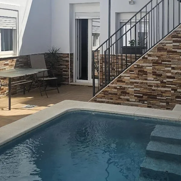Casa con Piscina a 5 minutos de Triana, Hotel in Camas