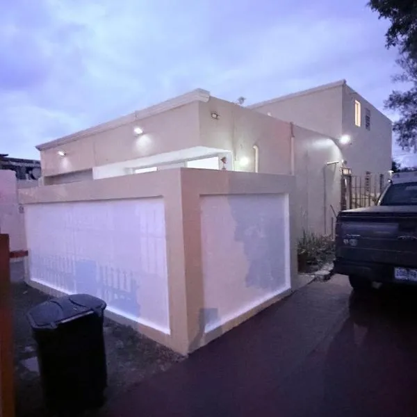Nice and Cozy House in the Greater Ponce Area، فندق في بونسي