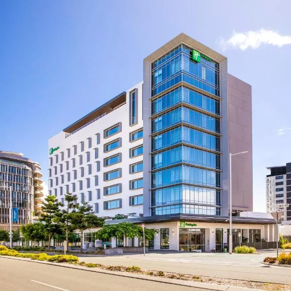 Holiday Inn & Suites Sunshine Coast by IHG, hótel í Maroochydore