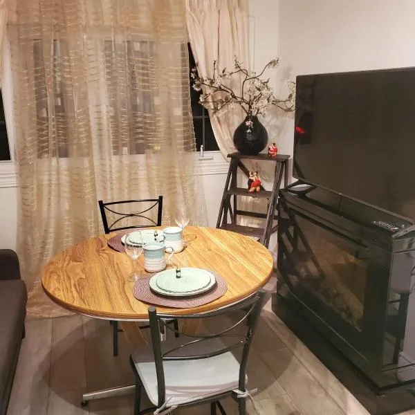 Niagara Falls Core Cozy Stay Near Clifton Hill, hotel in Niagara Falls