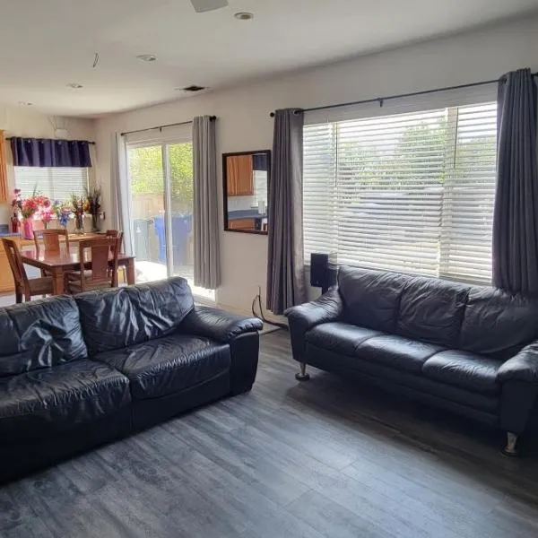 Luxury 2 Bedroom 1 Bath Fully Private, hotel v mestu Chula Vista