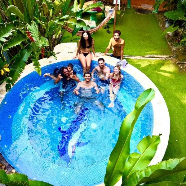 Cool Vibes Beach Hostel, khách sạn ở Dominical