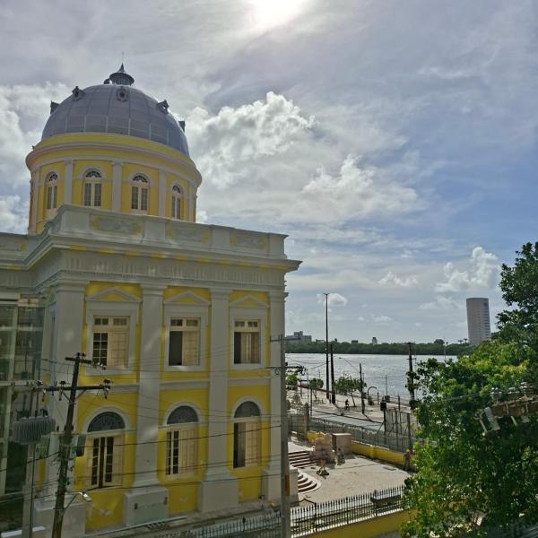Apartamento espaçoso e central