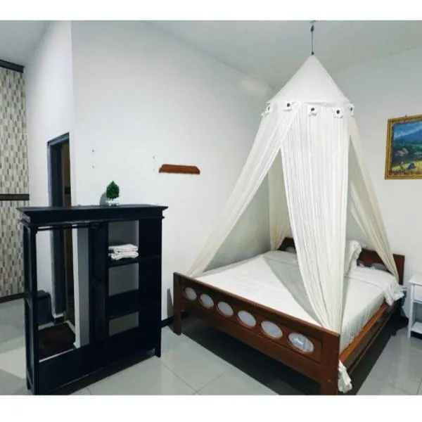Moon Bungalow 2, viešbutis mieste Kelimutu
