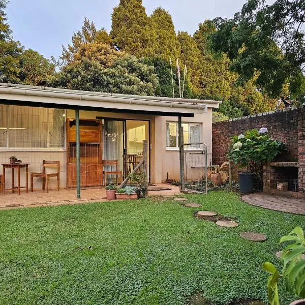 Leopards Tree Garden Cottage, hotel en Greytown