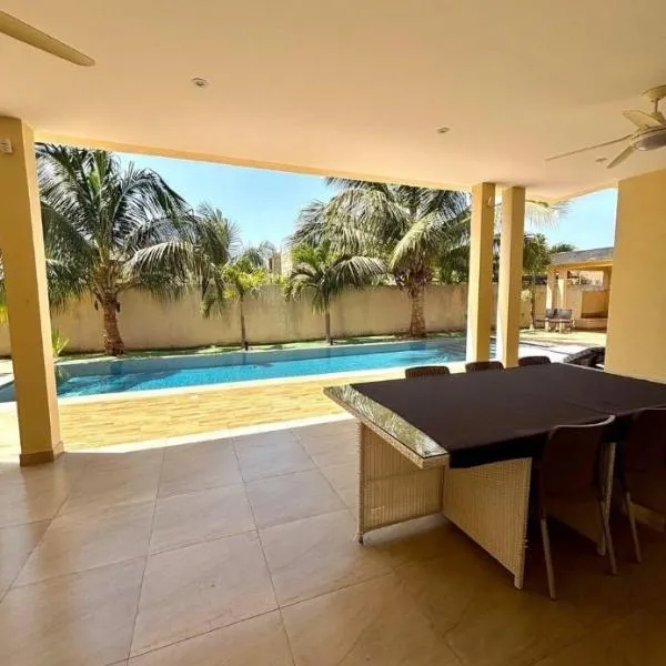Villa luxueuse à ngaparou saly center, hotel u gradu Ngaparou