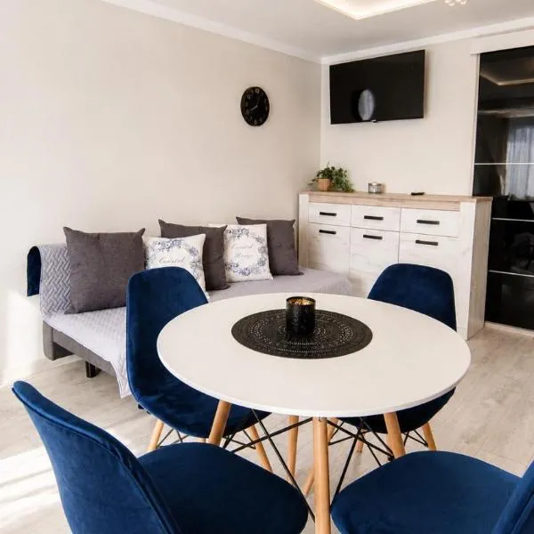 Szafir Kuźnica - Apartamenty 4 min od plaży، فندق في كوجنيتْسا